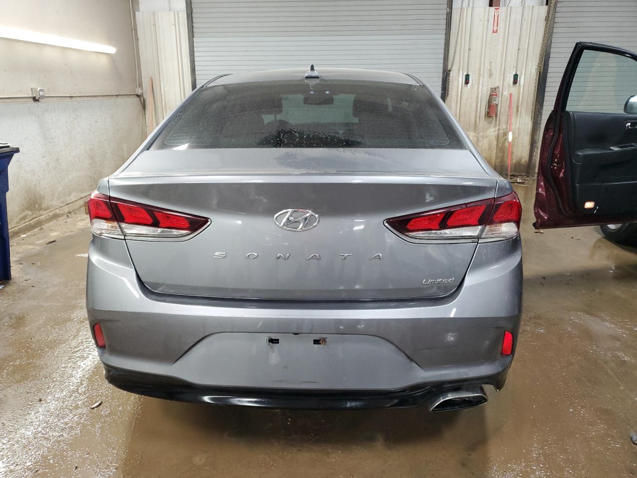 2018 Hyundai Sonata VIN 5NPE34AF4JH672686 Copart auction photo, front end / rear end damage thumbnail 6