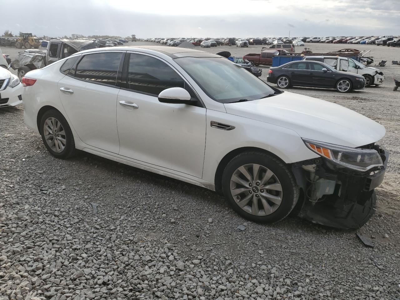 2016 KIA Optima VIN 5XXGU4L38GG062917 Copart auction photo, front end / minor dent/scratches damage thumbnail 4