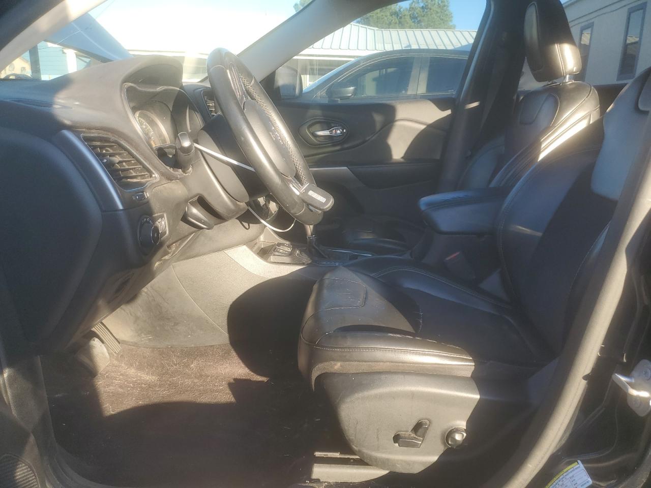 2019 Jeep Grand Cherokee VIN 1C4PJLLB0KD204187 Copart auction photo, front end damage thumbnail 7