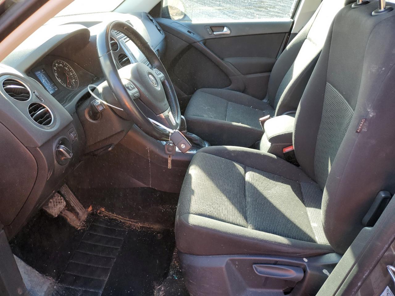 2018 Volkswagen Tiguan VIN WVGBV7AX4JK002155 Copart auction photo, rear end / minor dent/scratches damage thumbnail 7