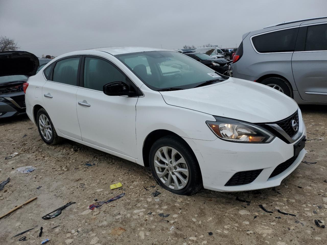 2018 Nissan Sentra VIN 3N1AB7APXJL640453 Copart auction photo, mechanical / minor dent/scratches damage thumbnail 4