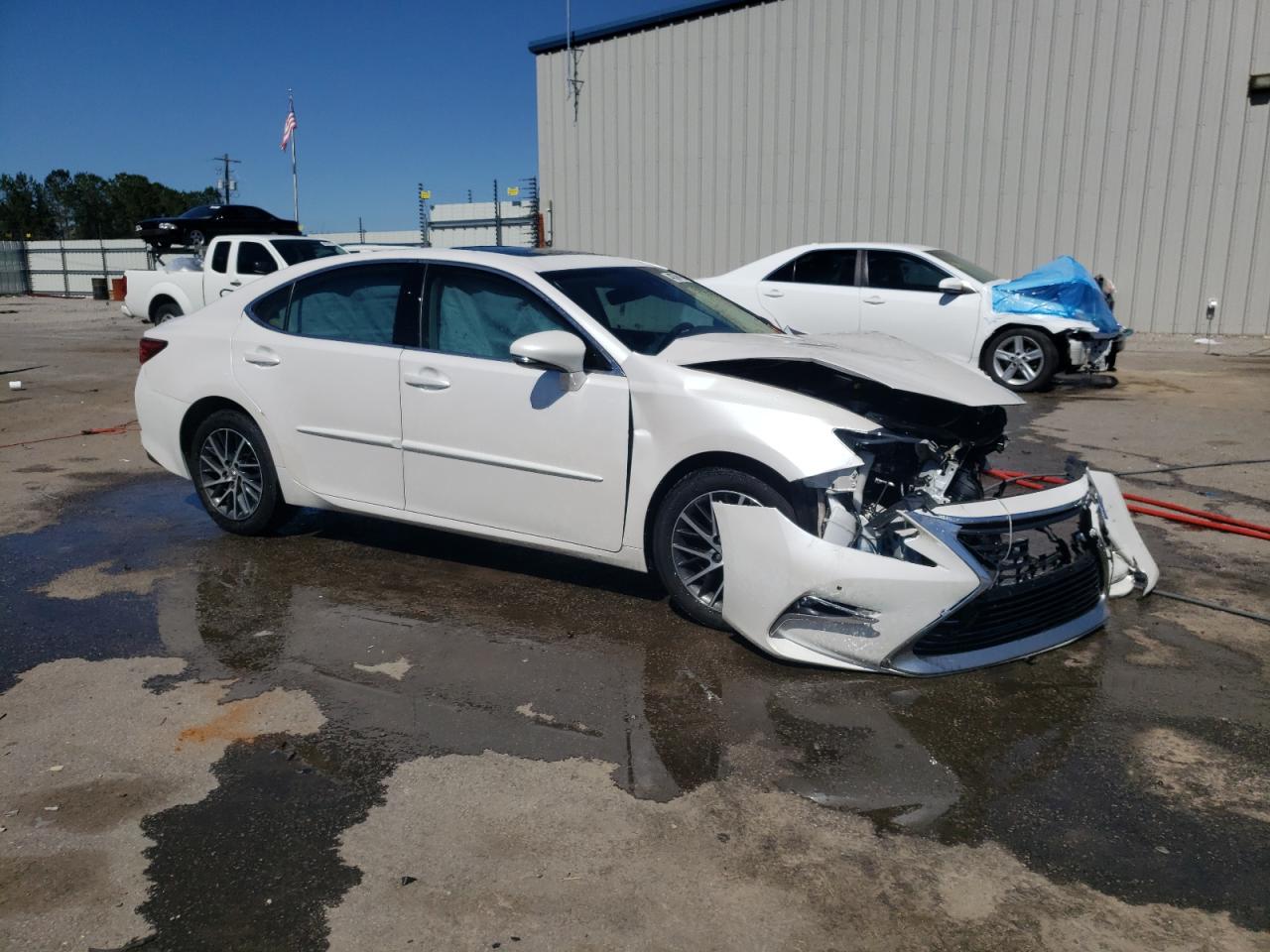 2018 Lexus ES VIN 58ABK1GG9JU102164 Copart auction photo, front end damage thumbnail 4