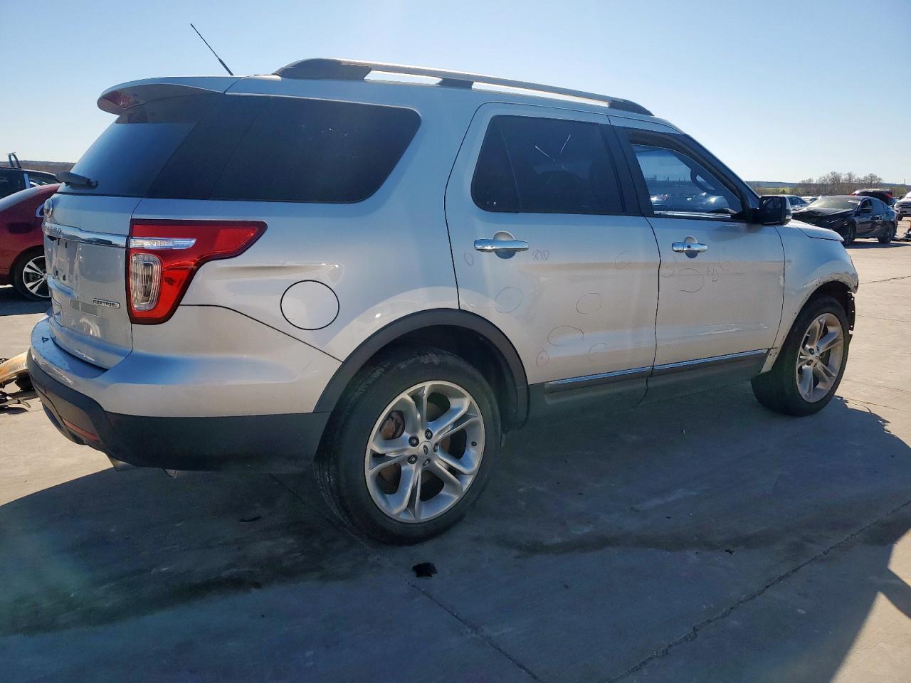 2015 Ford Explorer VIN 1FM5K7F81FGA20842 Copart auction photo, front end / minor dent/scratches damage thumbnail 3