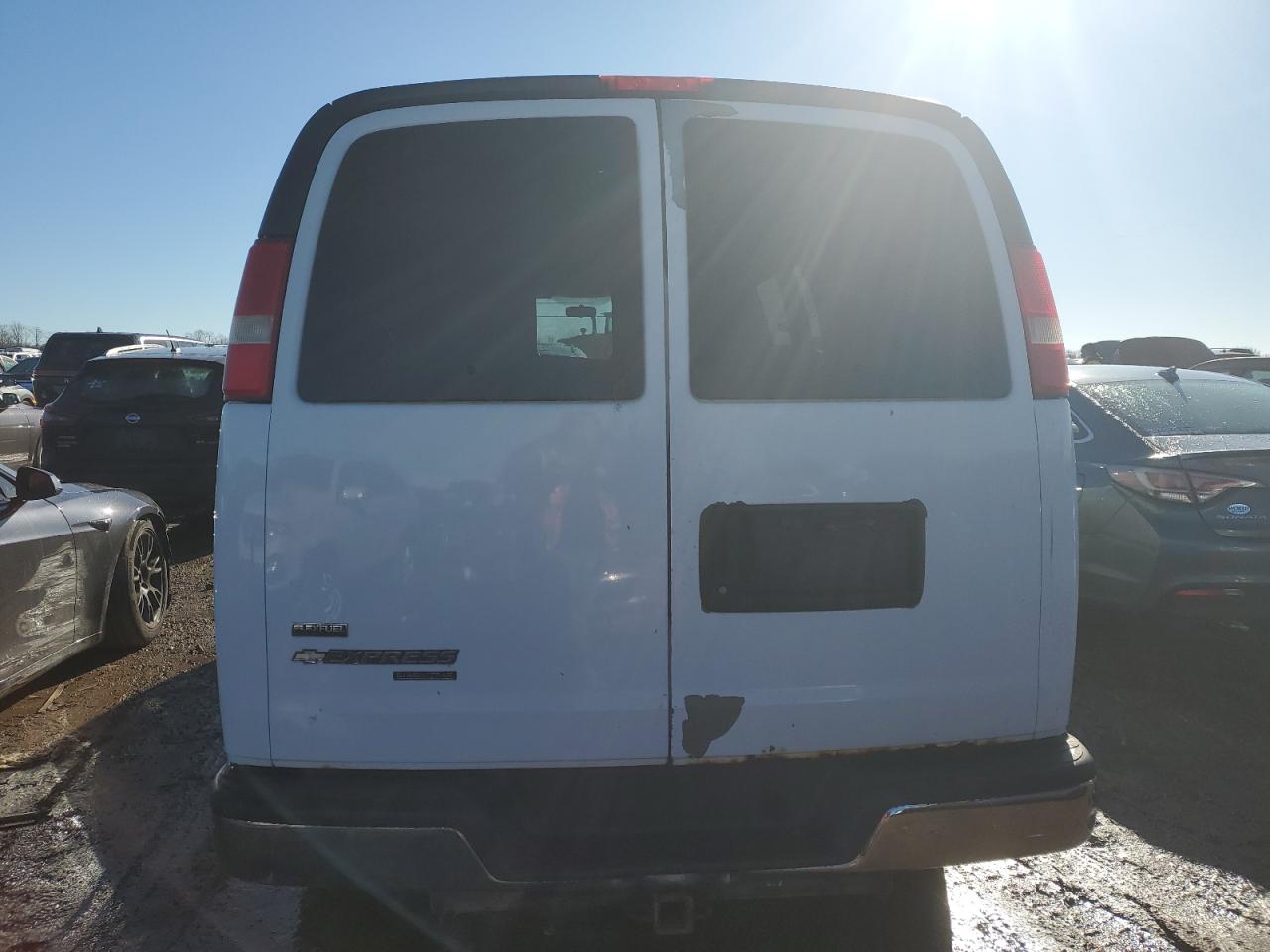 2012 Chevrolet Express VIN 1GCZGTCG7C1120034 Copart auction photo, minor dent/scratches / normal wear damage thumbnail 6