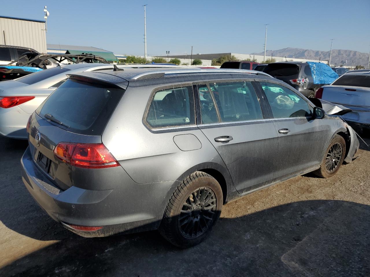 2015 Volkswagen Golf VIN 3VWC17AU6FM512563 Copart auction photo, front end damage thumbnail 3