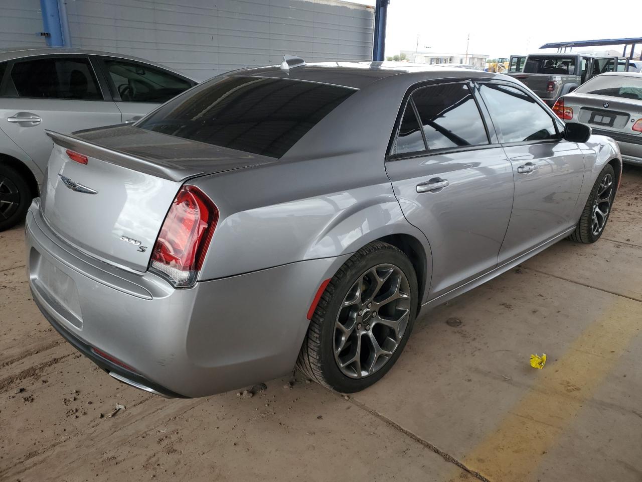 2017 Chrysler 300 VIN 2C3CCABG6HH664660 Copart auction photo, side / rear end damage thumbnail 3