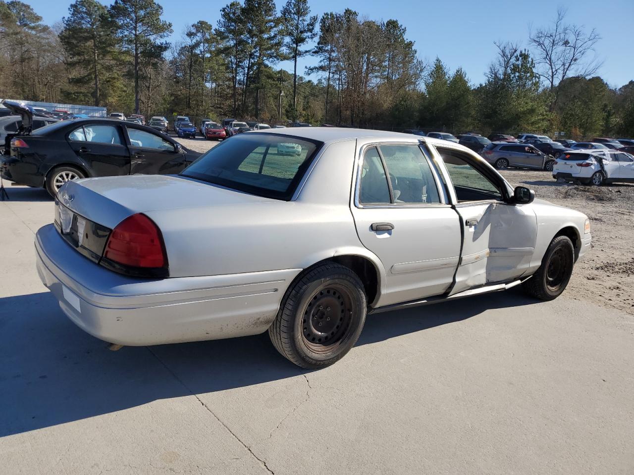 2001 Ford Crown Victoria VIN 2FAFP71W91X155494 Copart auction photo, side damage thumbnail 3