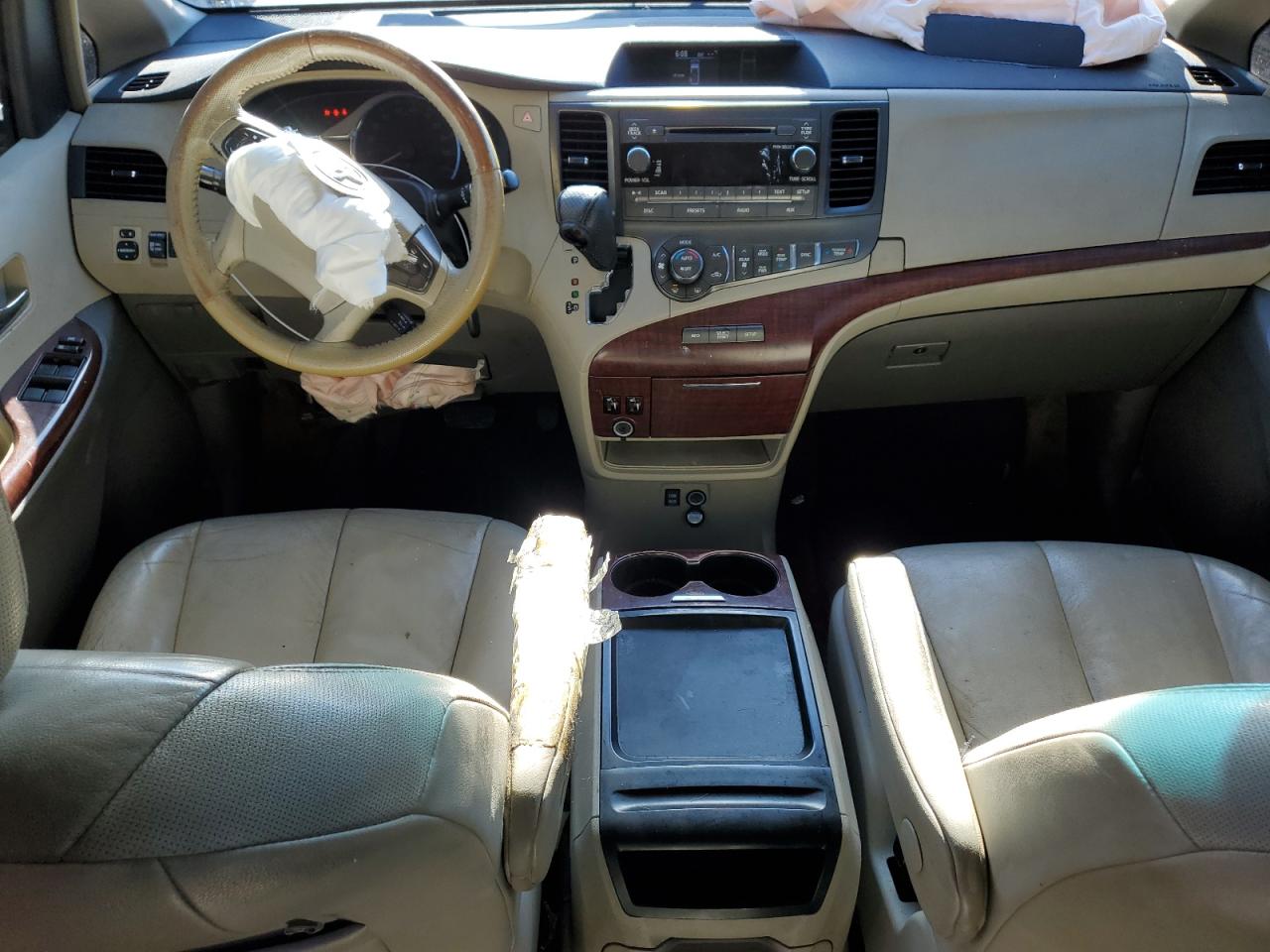 2011 Toyota Sienna VIN 5TDYK3DC2BS119963 Copart auction photo, front end damage thumbnail 8