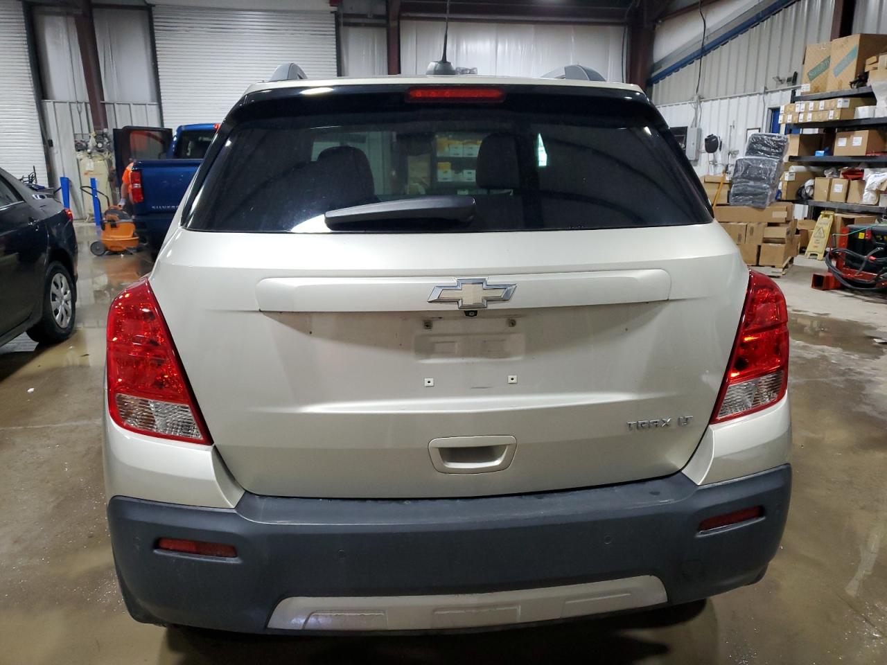 2016 Chevrolet Trax VIN 3GNCJLSB3GL228766 Copart auction photo, normal wear damage thumbnail 6