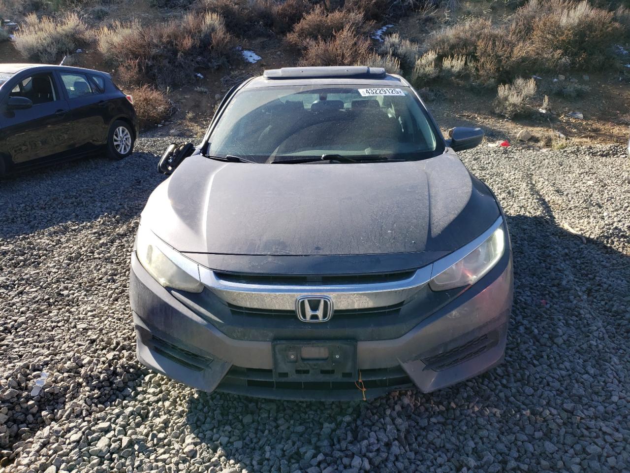 2016 Honda Civic VIN 19XFC2F72GE025839 Copart auction photo, side / front end damage thumbnail 5