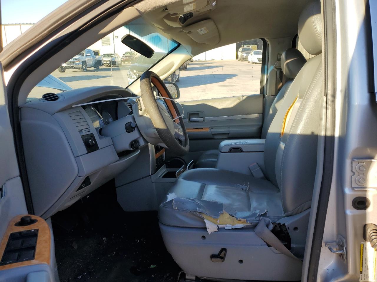 2008 Chrysler Aspen VIN 1A8HX58N68F107289 Copart auction photo, all over damage thumbnail 7