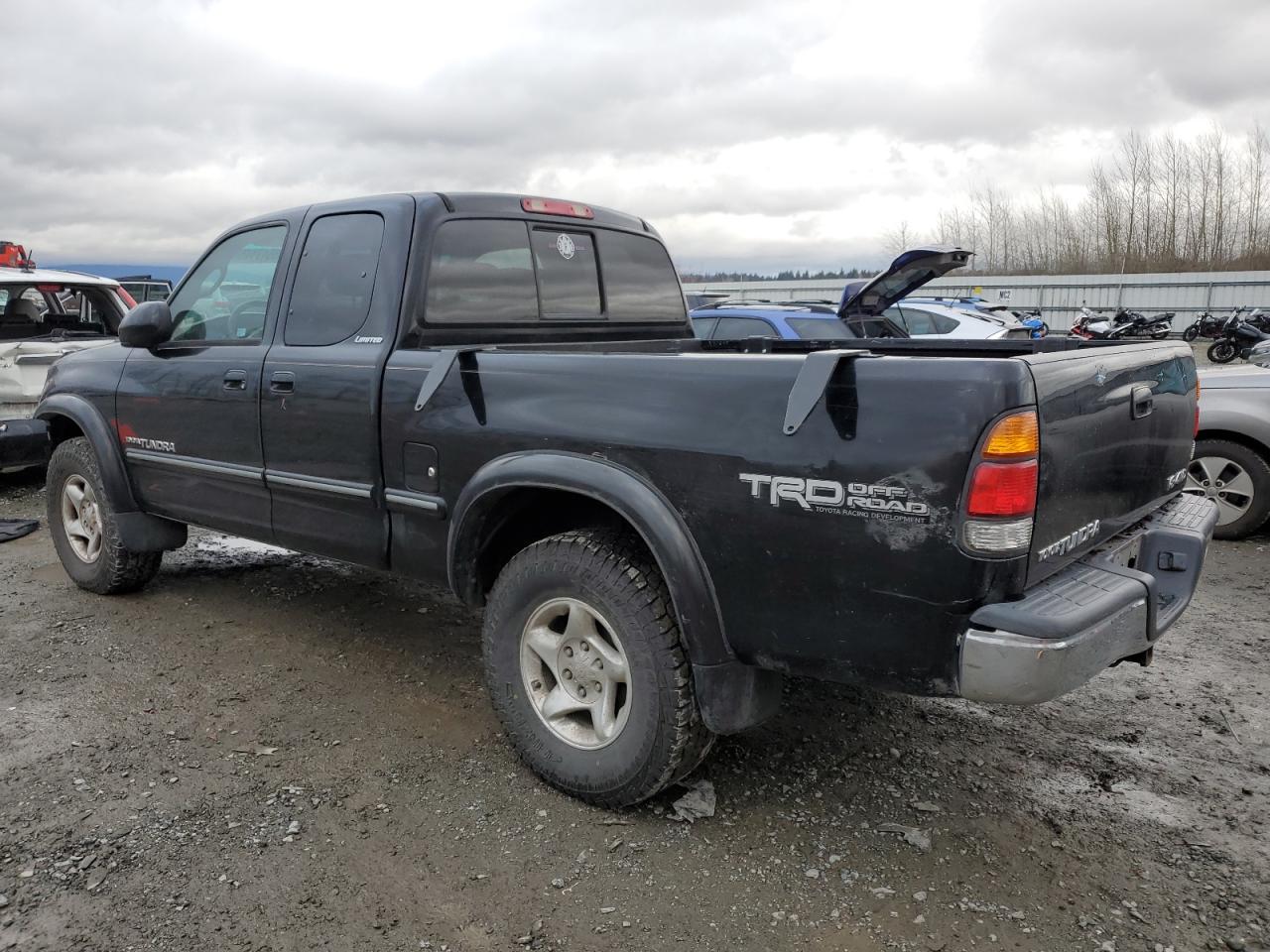 2000 Toyota Tundra VIN 5TBBT4817YS010739 Copart auction photo, front end damage thumbnail 2