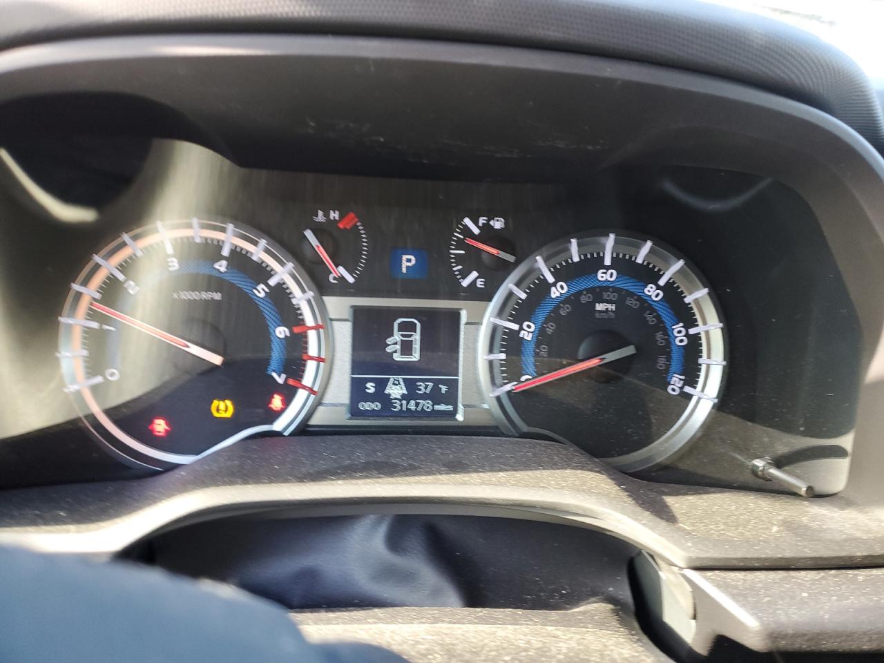 2018 Toyota 4Runner VIN JTEBU5JR9J5516817 Copart auction photo, minor dent/scratches damage thumbnail 9