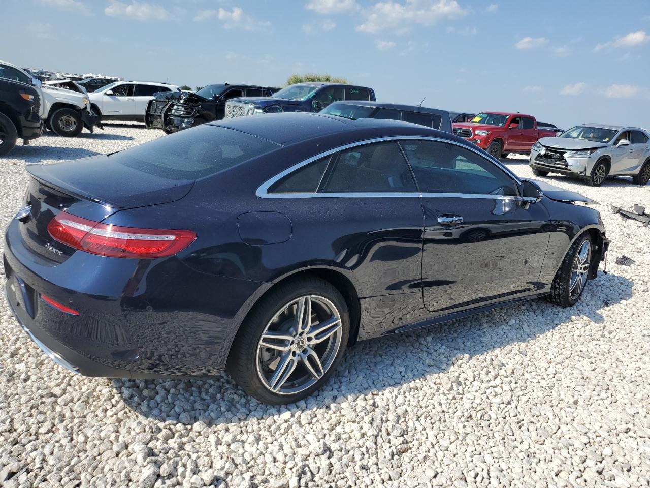 2019 Mercedes-Benz E-klasse VIN WDD1J6JB1KF117984 Copart auction photo, front end / top/roof damage thumbnail 3