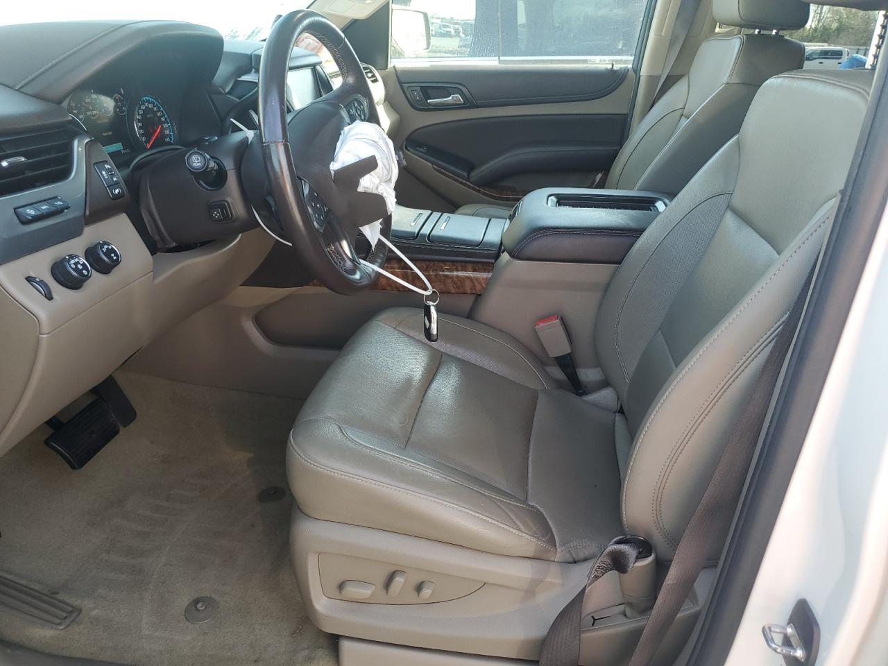 2018 Chevrolet Suburban VIN 1GNSKJKC9JR107293 Copart auction photo, side / front end damage thumbnail 7