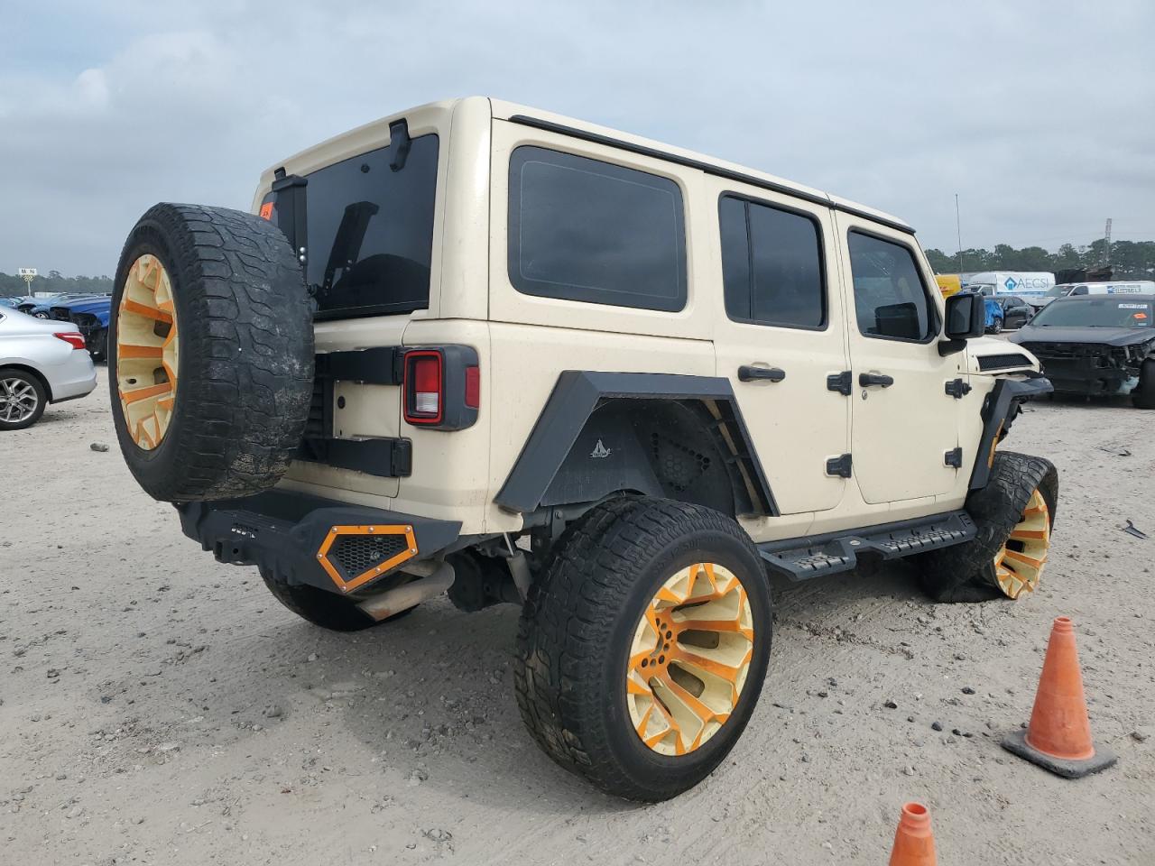 2018 Jeep Wrangler VIN 1C4HJXDG0JW143948 Copart auction photo, front end damage thumbnail 3