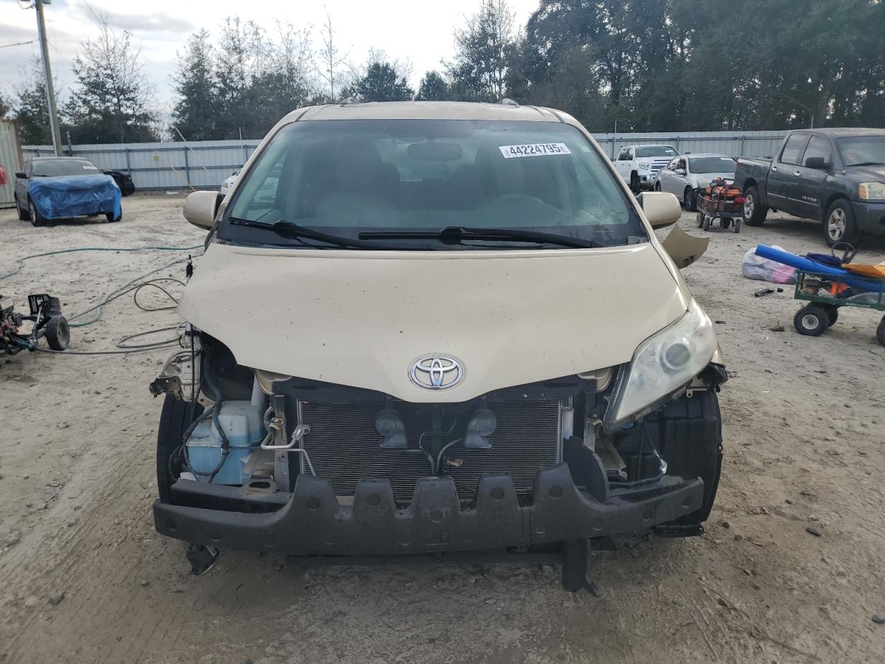 2012 Toyota Sienna VIN 5TDYK3DC3CS256508 Copart auction photo, front end / rear end damage thumbnail 5