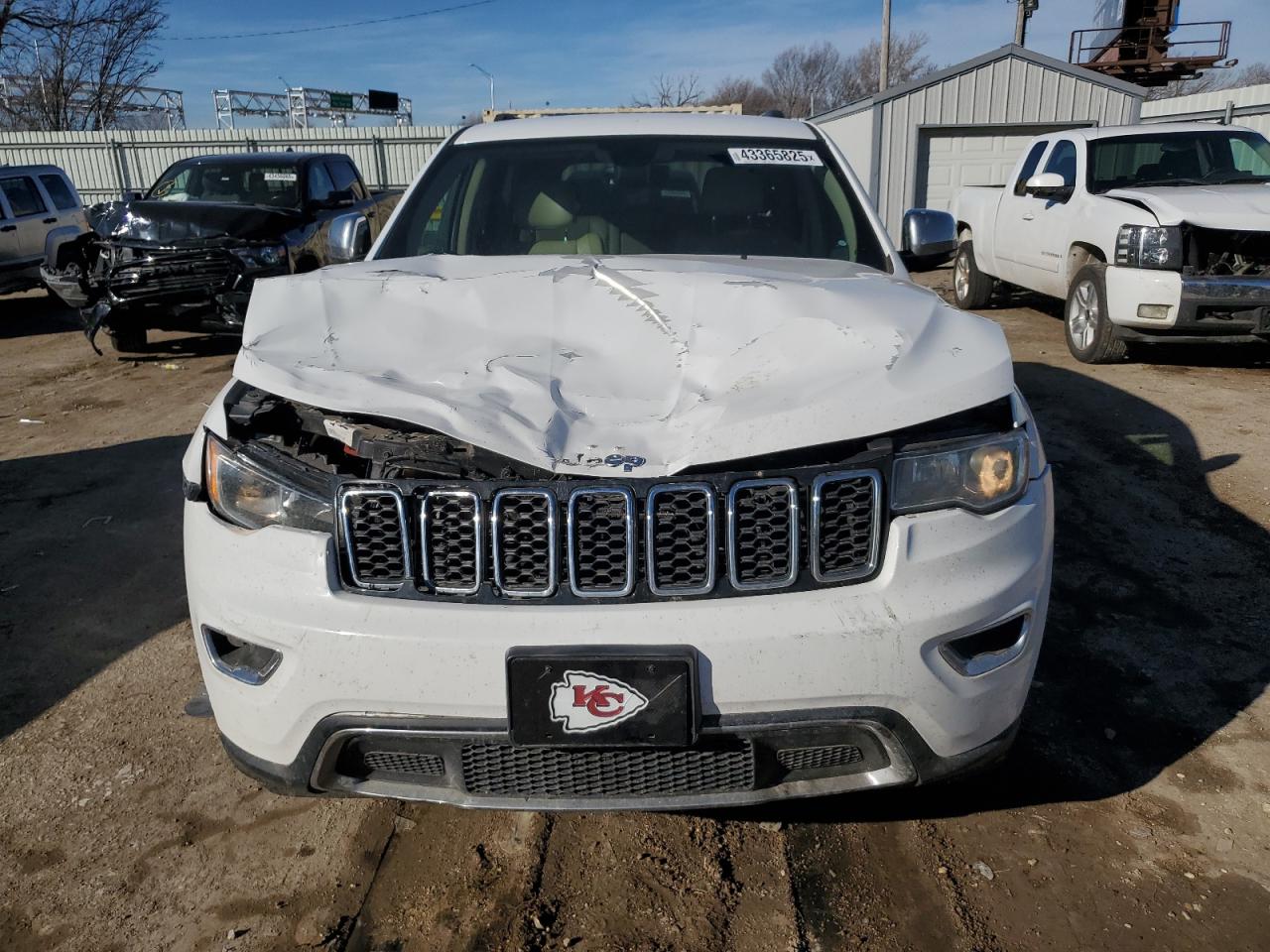 2018 Jeep Grand Cherokee VIN 1C4RJFBG2JC149673 Copart auction photo, front end damage thumbnail 5