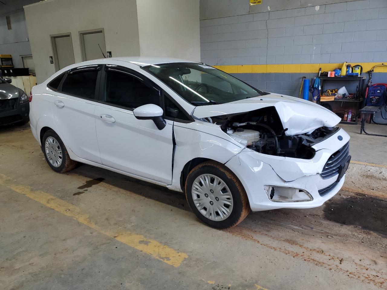 2015 Ford Fiesta VIN 3FADP4AJ7FM160772 Copart auction photo, front end damage thumbnail 4