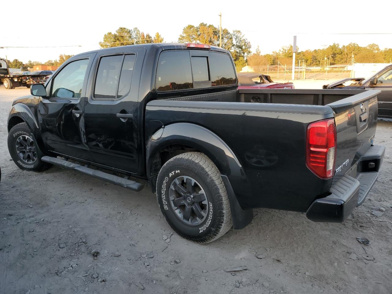 2019 Nissan Navara (Frontier) VIN 1N6DD0ER6KN772888 Copart auction photo, side damage thumbnail 2