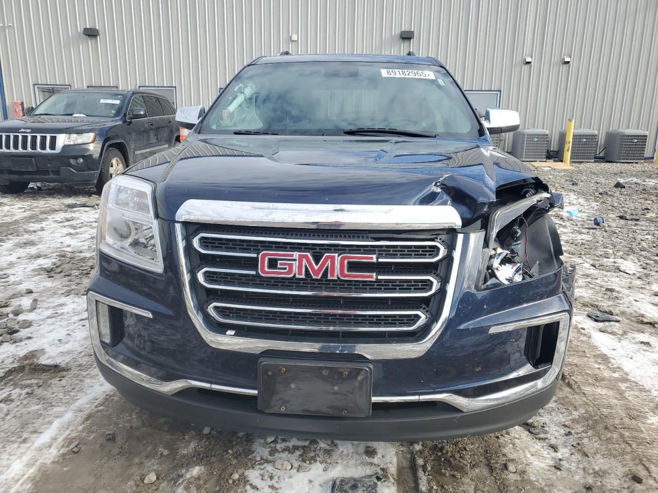 2017 GMC Terrain VIN 2GKFLUEK7H6309880 Copart auction photo, front end / side damage thumbnail 5