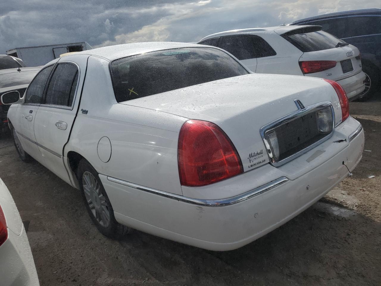 2011 Lincoln Town Car VIN 2LNBL8CV3BX752376 Copart auction photo, water/flood damage thumbnail 2