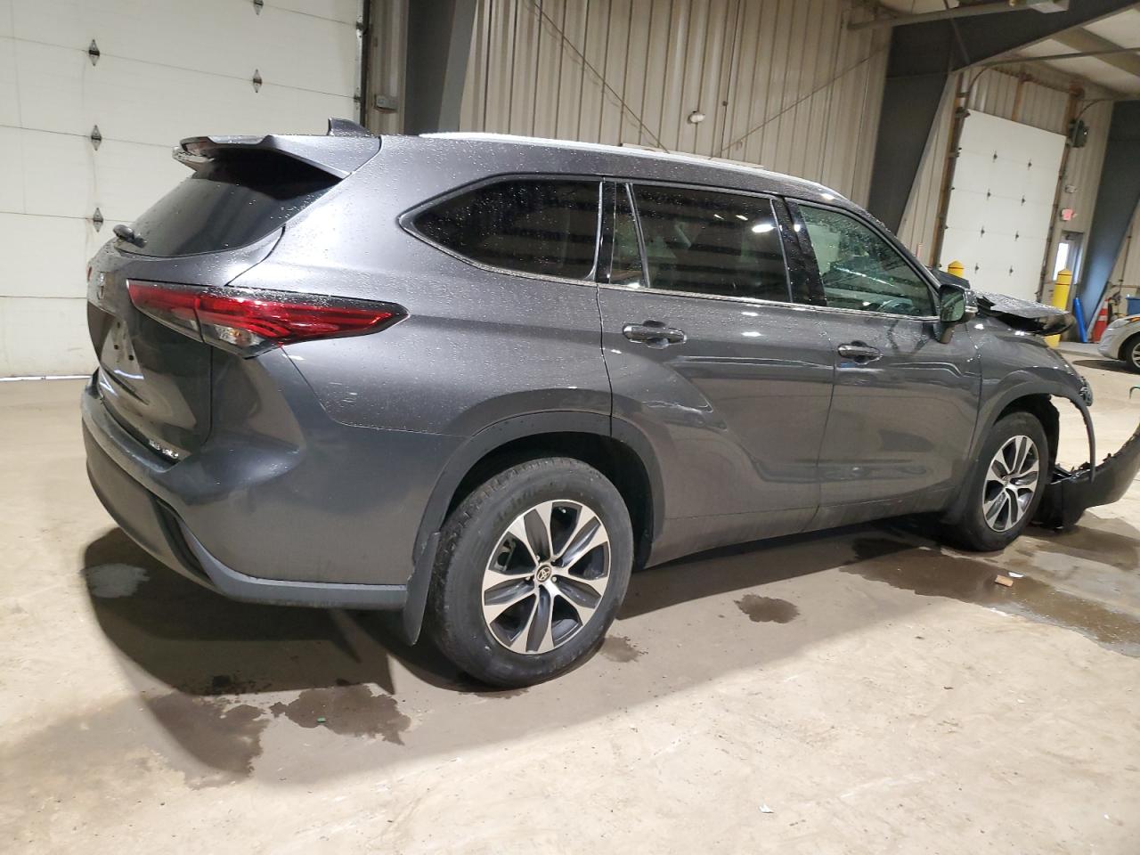 2022 Toyota Highlander VIN 5TDGZRBH0NS210288 Copart auction photo, front end damage thumbnail 3