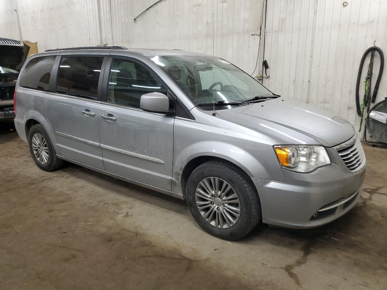 2016 Chrysler Town & Country VIN 2C4RC1CGXGR244977 Copart auction photo, front end damage thumbnail 4
