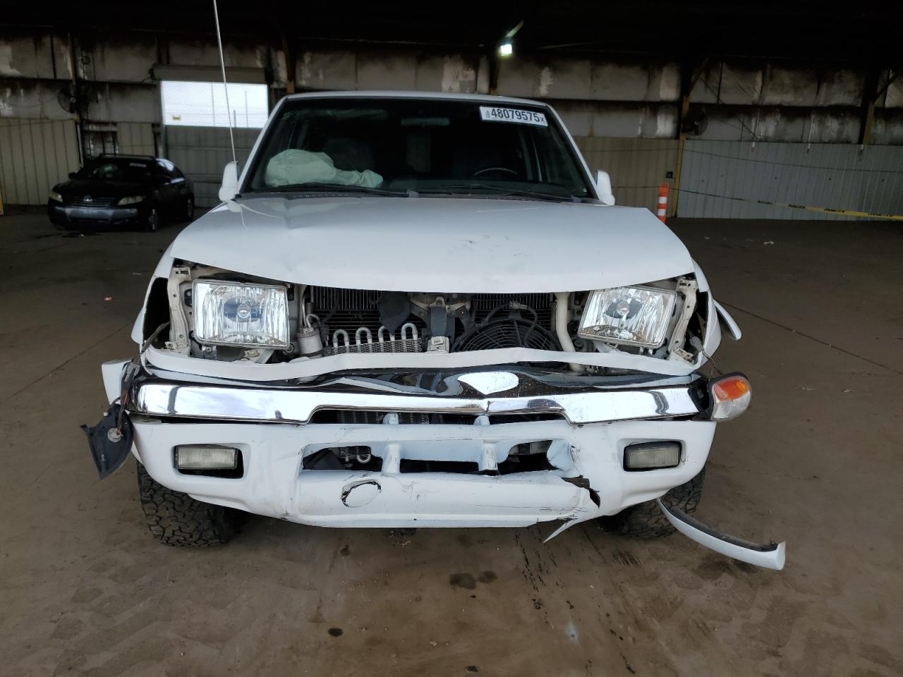 2000 Nissan Navara (Frontier) VIN 1N6ED27T4YC336800 Copart auction photo, front end damage thumbnail 5