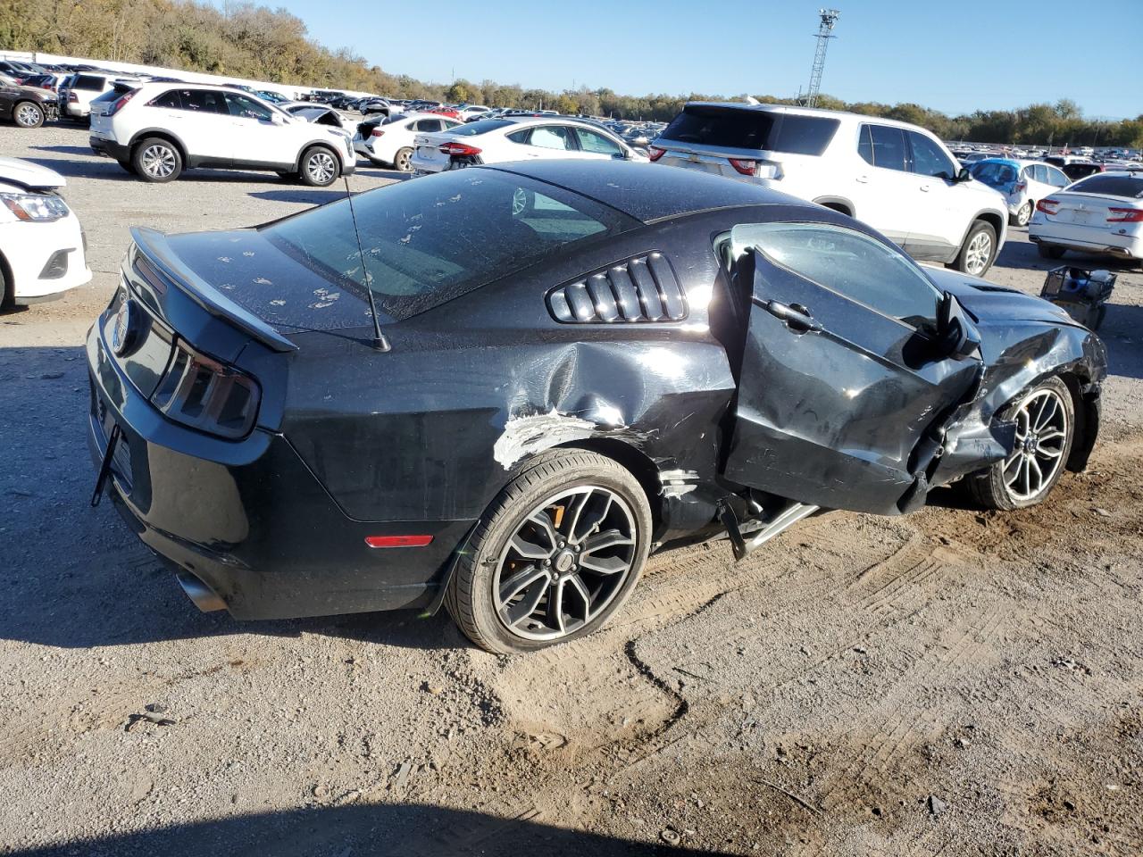 2014 Ford Mustang VIN 1ZVBP8CF7E5266237 Copart auction photo, side / minor dent/scratches damage thumbnail 3