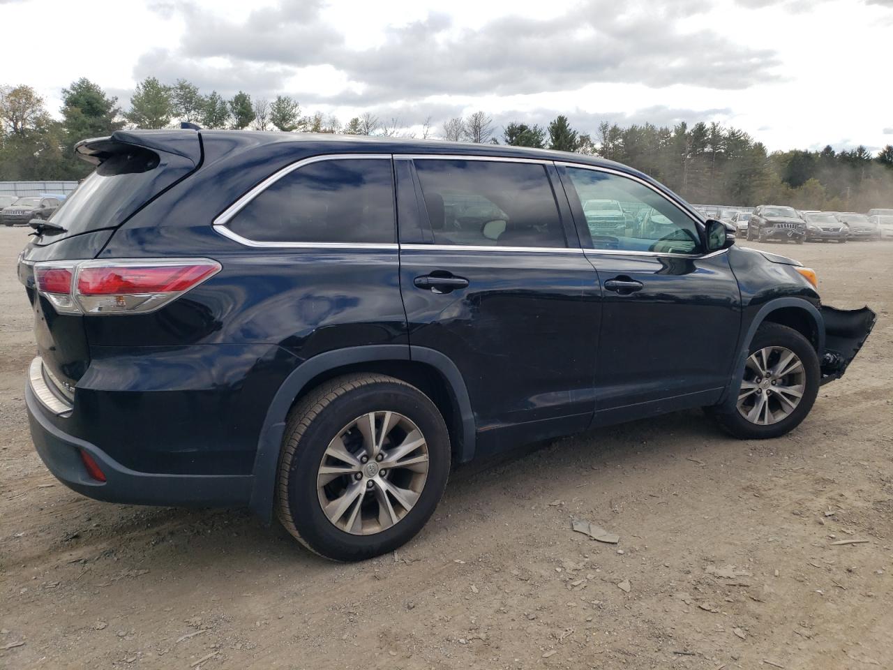 2014 Toyota Highlander VIN 5TDBKRFH3ES070133 Copart auction photo, front end / minor dent/scratches damage thumbnail 3
