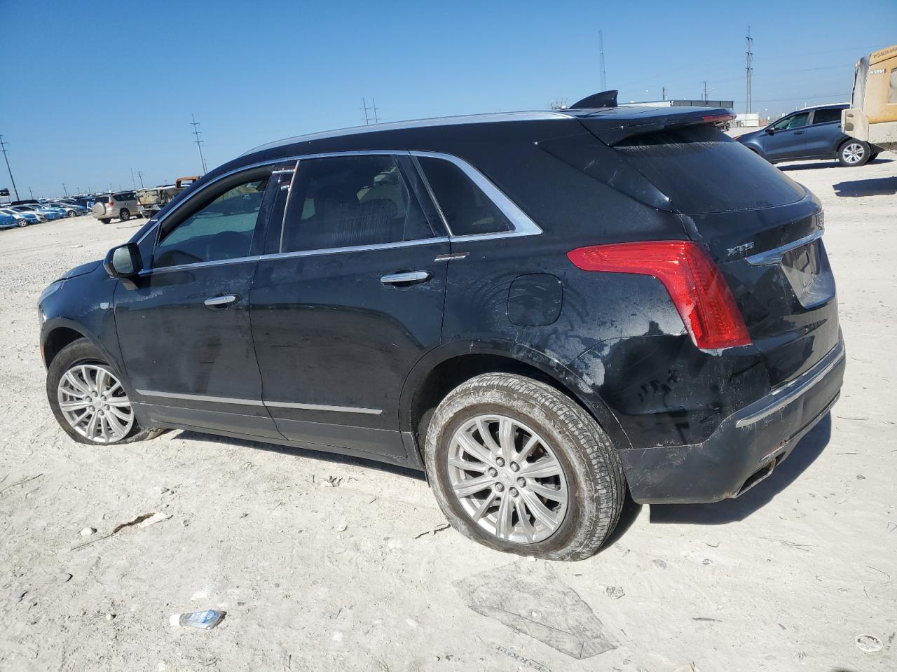 2018 Cadillac XT5 VIN 1GYKNARS2JZ219893 Copart auction photo, vandalism damage thumbnail 2