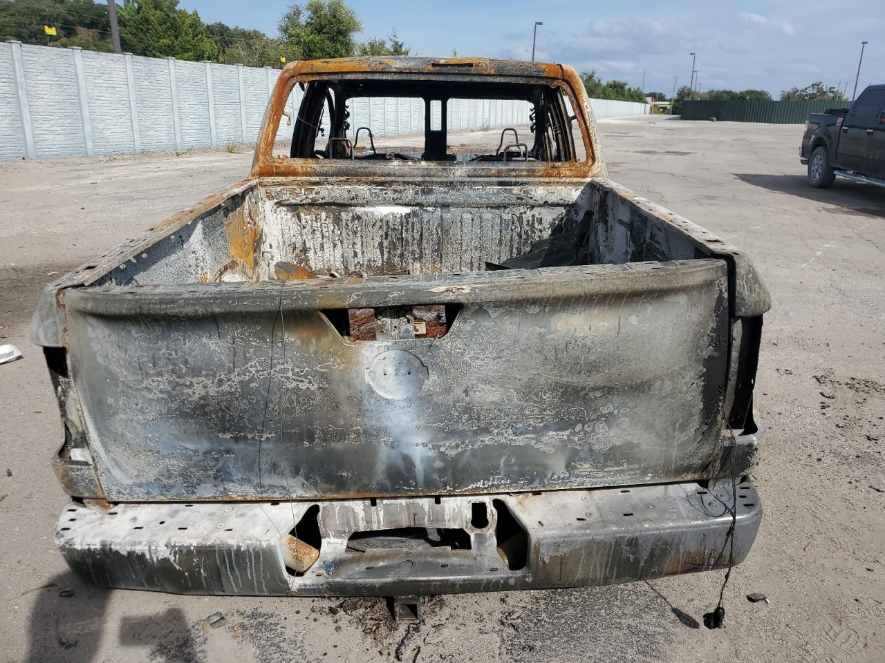 2017 Nissan Titan VIN 1N6AA1EKXHN544972 Copart auction photo, burn - engine / burn - interior damage thumbnail 6