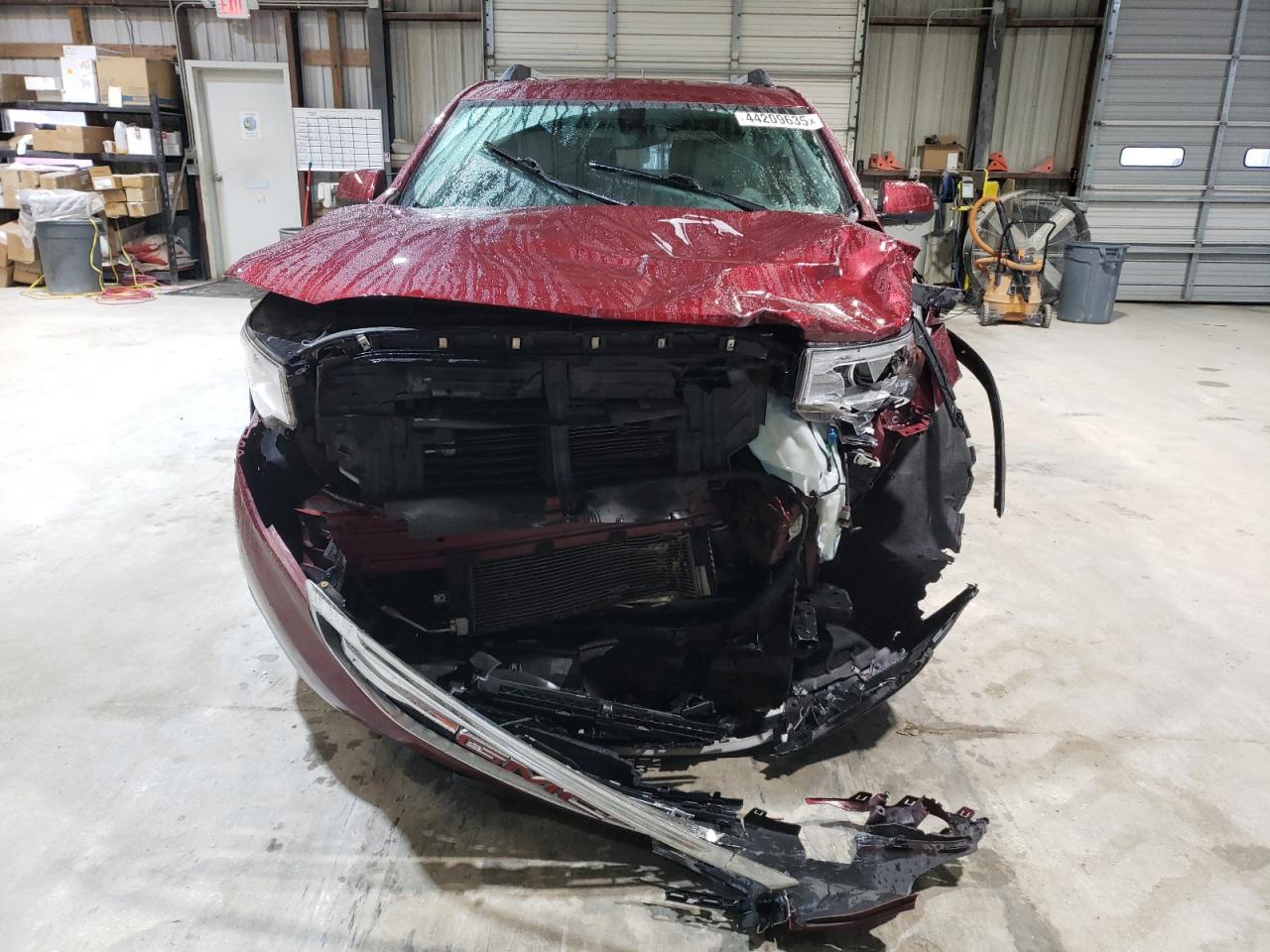 2017 GMC Acadia VIN 1GKKNLLA5HZ233559 Copart auction photo, front end / minor dent/scratches damage thumbnail 5