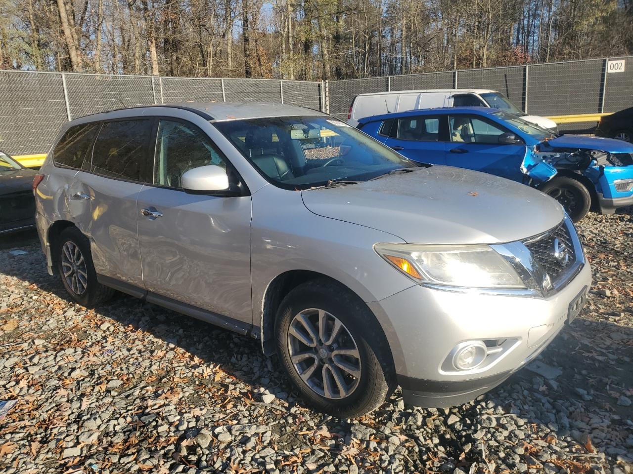 2014 Nissan Pathfinder VIN 5N1AR2MM7EC726572 Copart auction photo, side / front end damage thumbnail 4