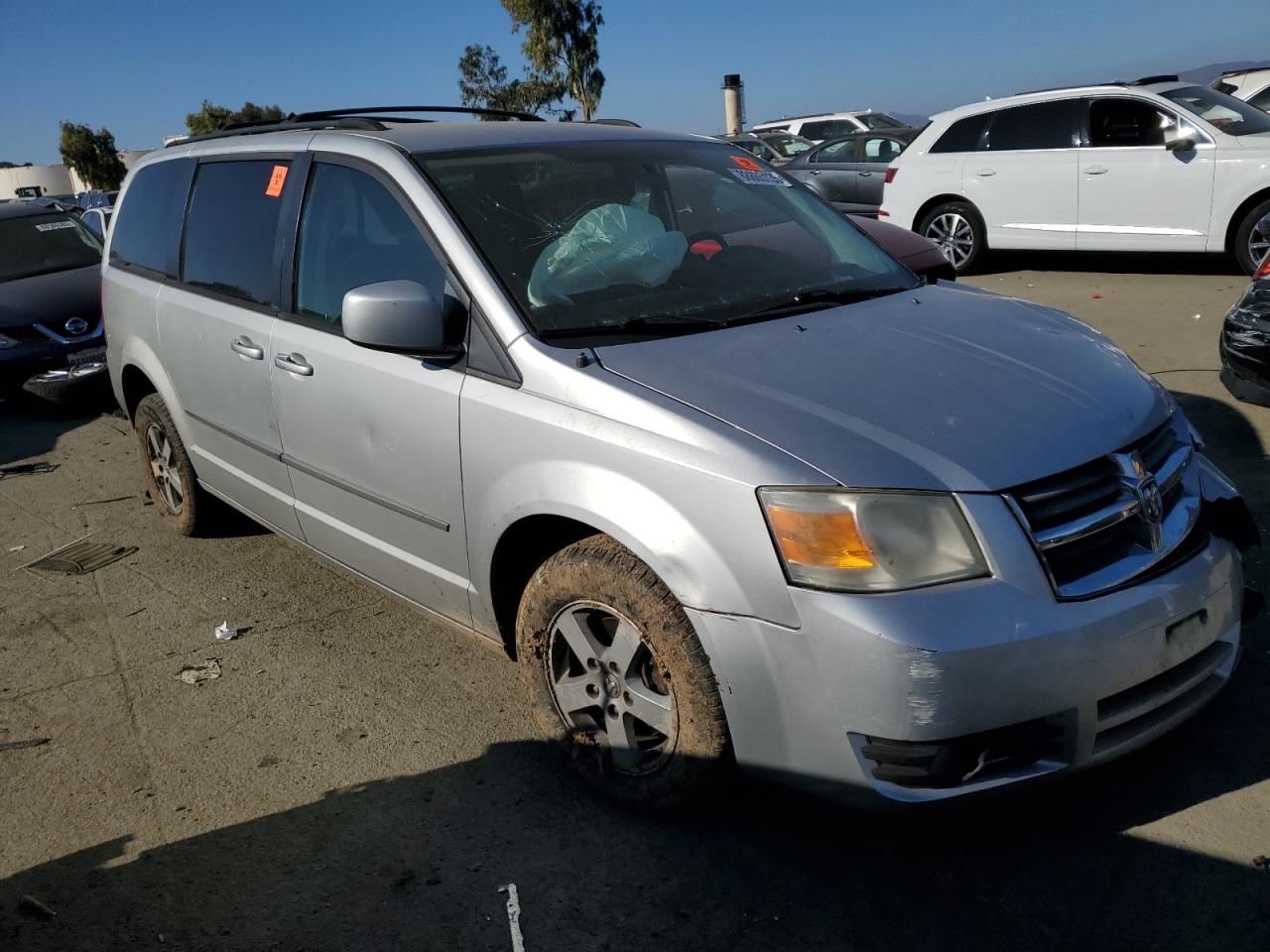 2010 Dodge Caravan VIN 2D4RN5D1XAR245052 Copart auction photo, front end / side damage thumbnail 4