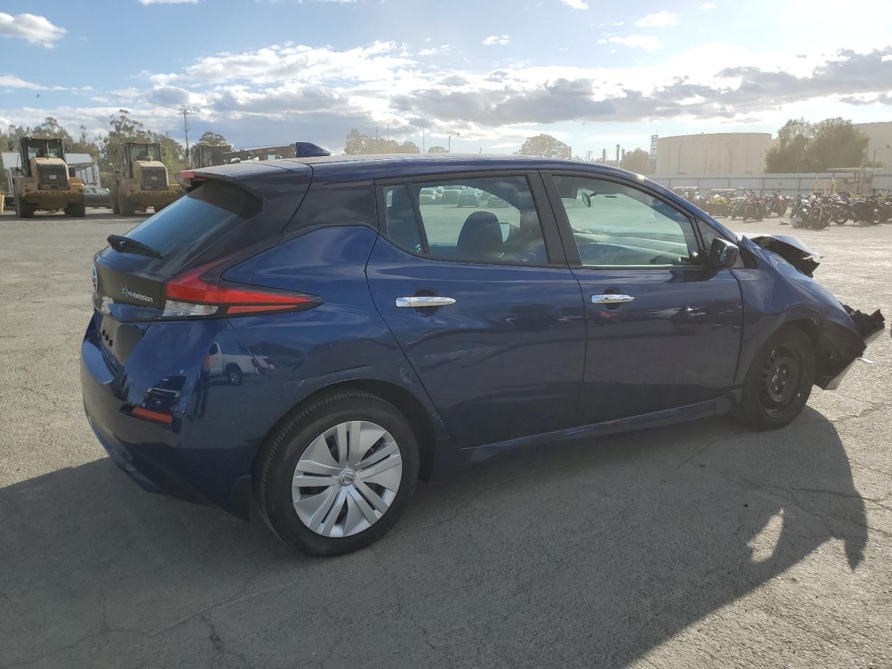 2021 Nissan Leaf VIN 1N4AZ1BV1MC556031 Copart auction photo, front end damage thumbnail 3