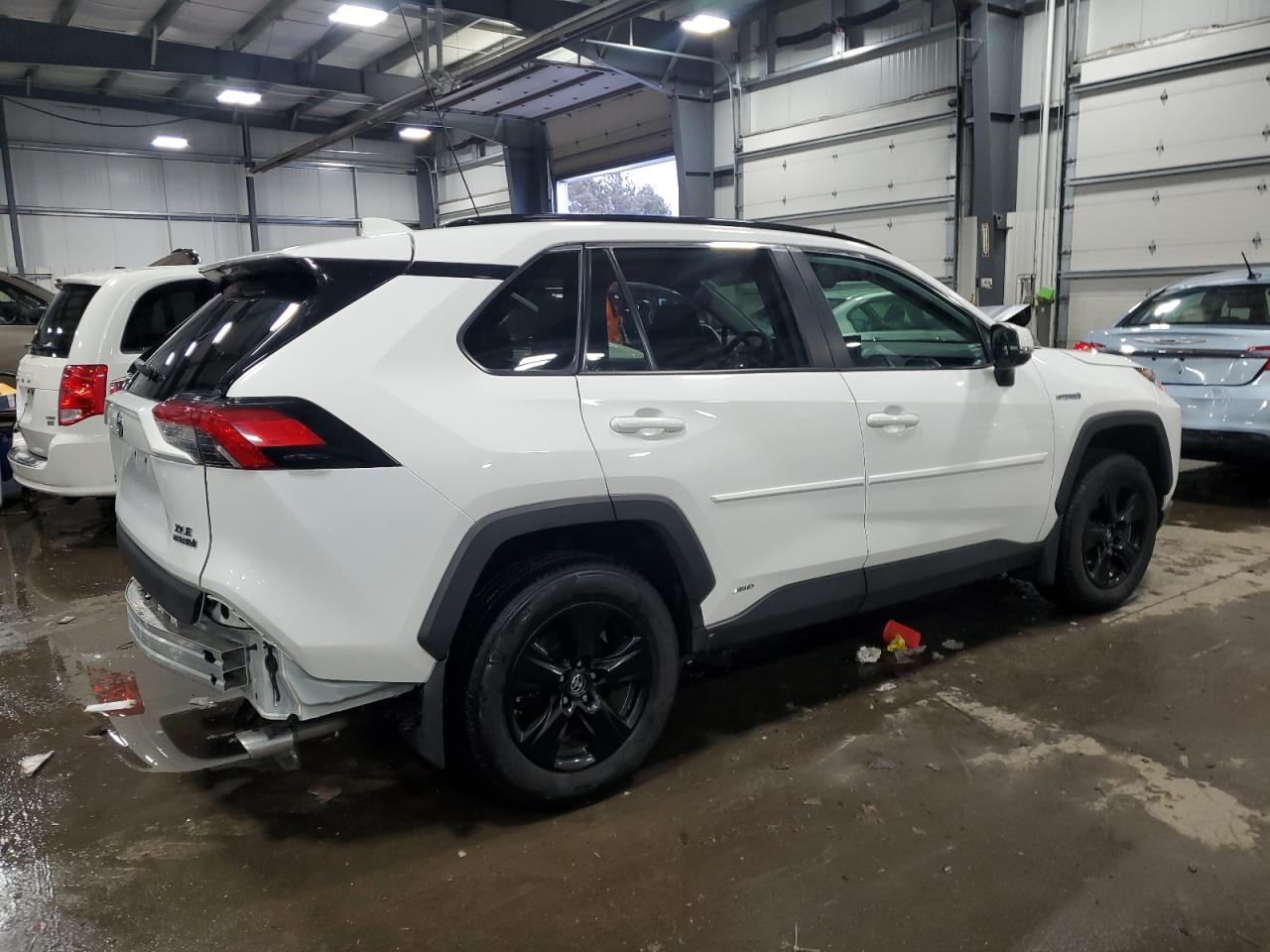 2019 Toyota RAV 4 VIN JTMRWRFV1KD007077 Copart auction photo, front end / rear end damage thumbnail 3