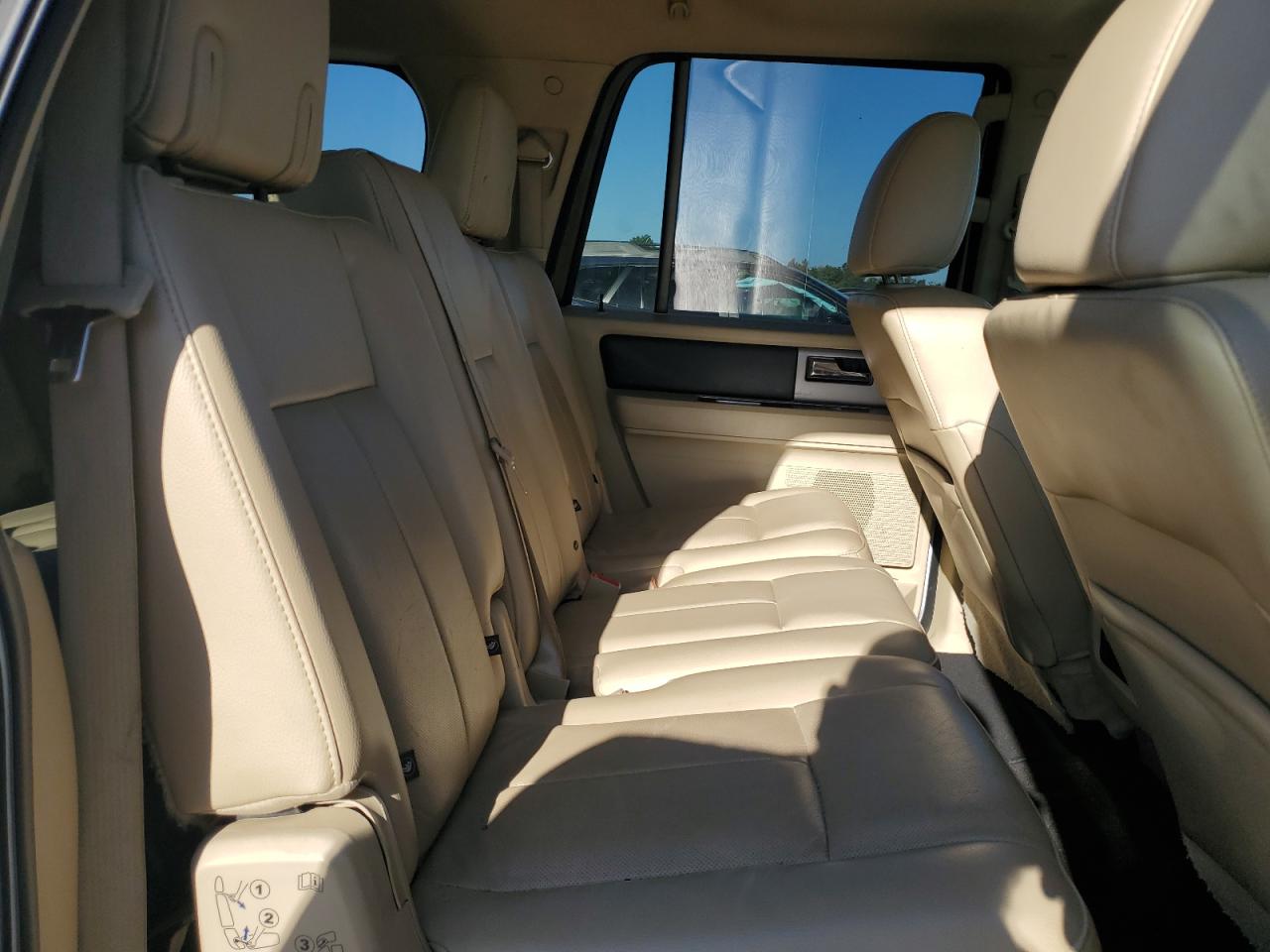 2015 Ford Expedition VIN 1FMJK1JT5FEF45308 Copart auction photo, front end / minor dent/scratches damage thumbnail 11