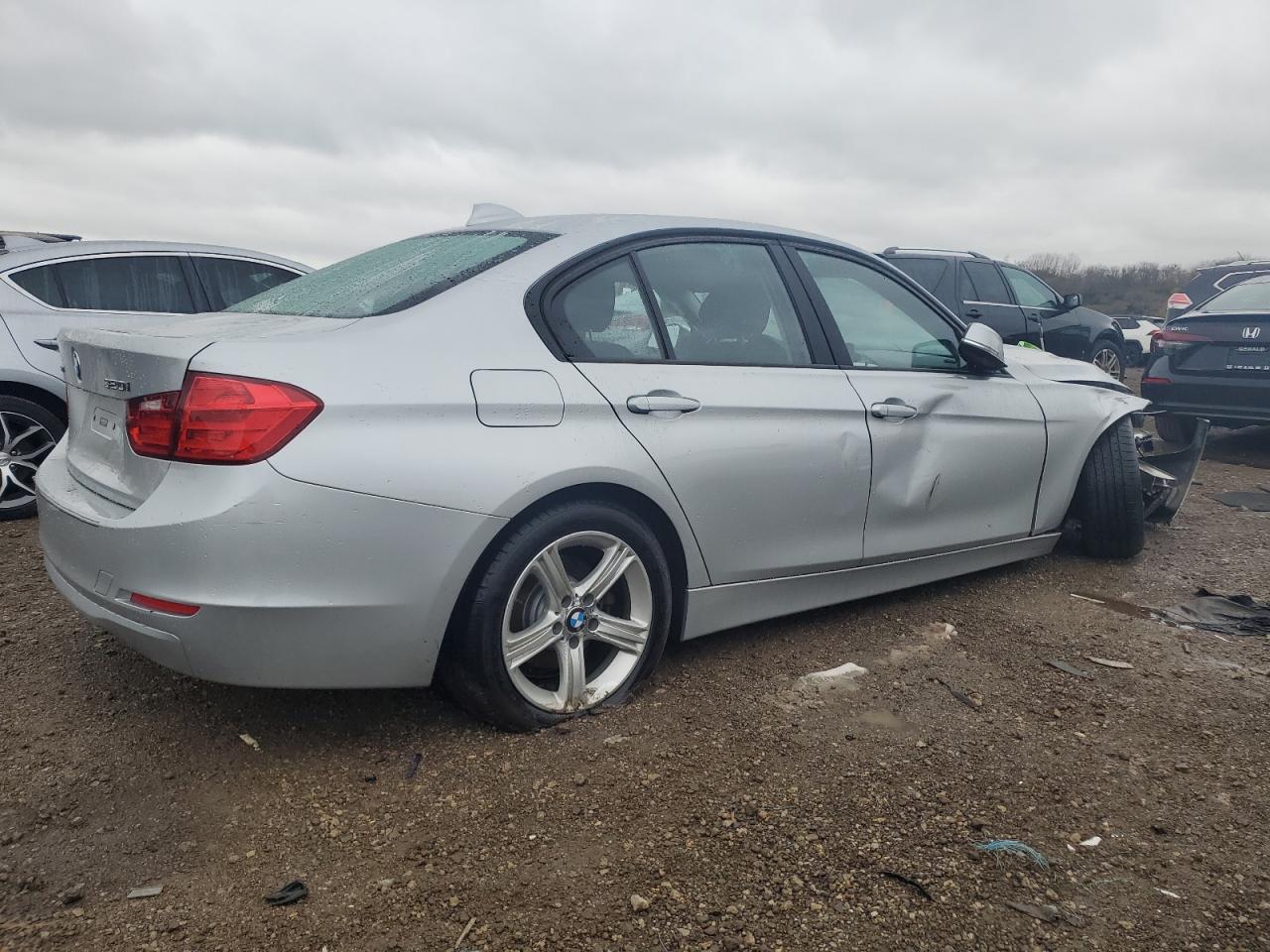 2013 BMW 3er VIN WBA3C3C55DF980838 Copart auction photo, front end / side damage thumbnail 3