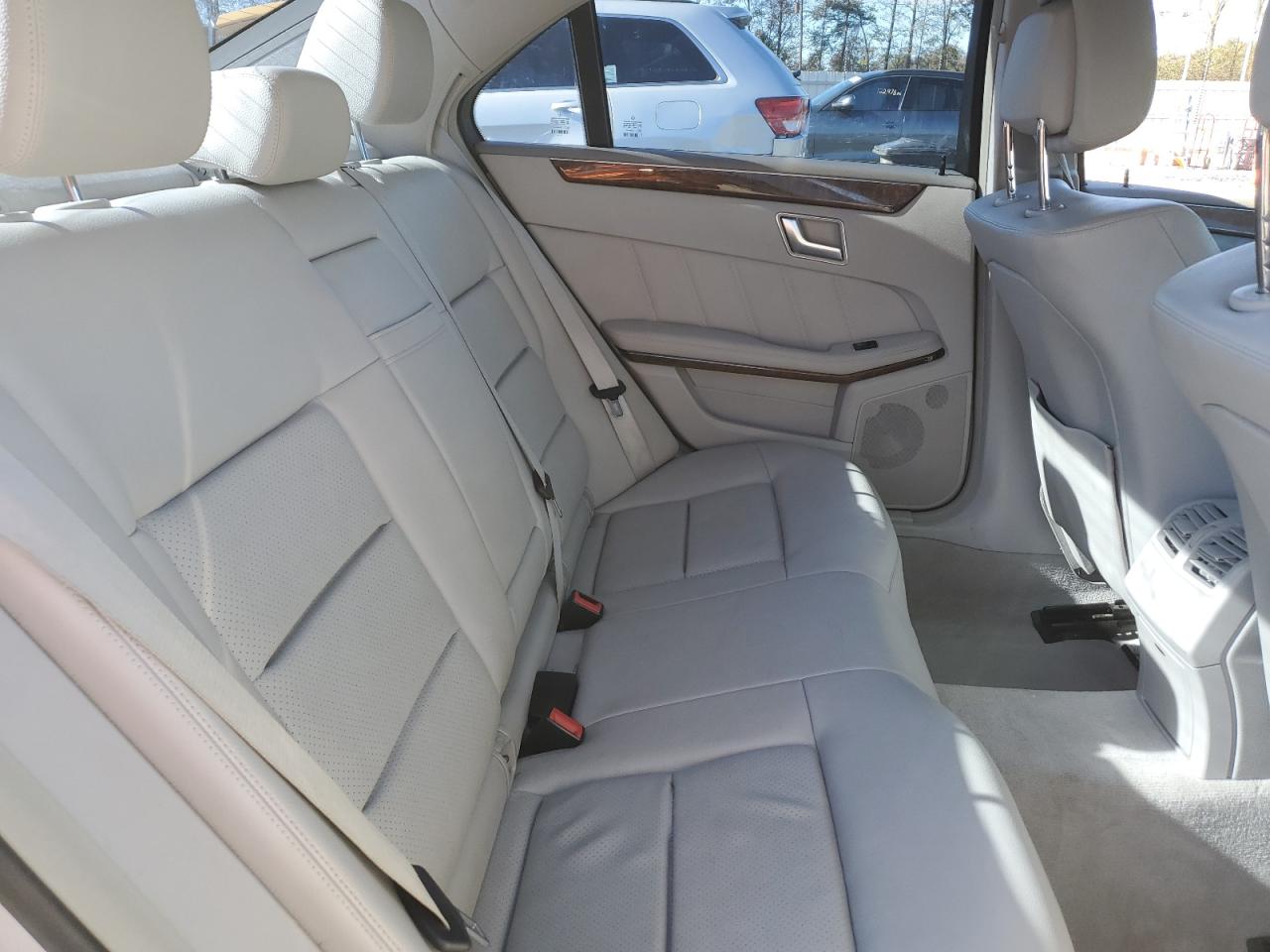 2012 Mercedes-Benz E-klasse VIN WDDHF5KBXCA587843 Copart auction photo, front end damage thumbnail 11