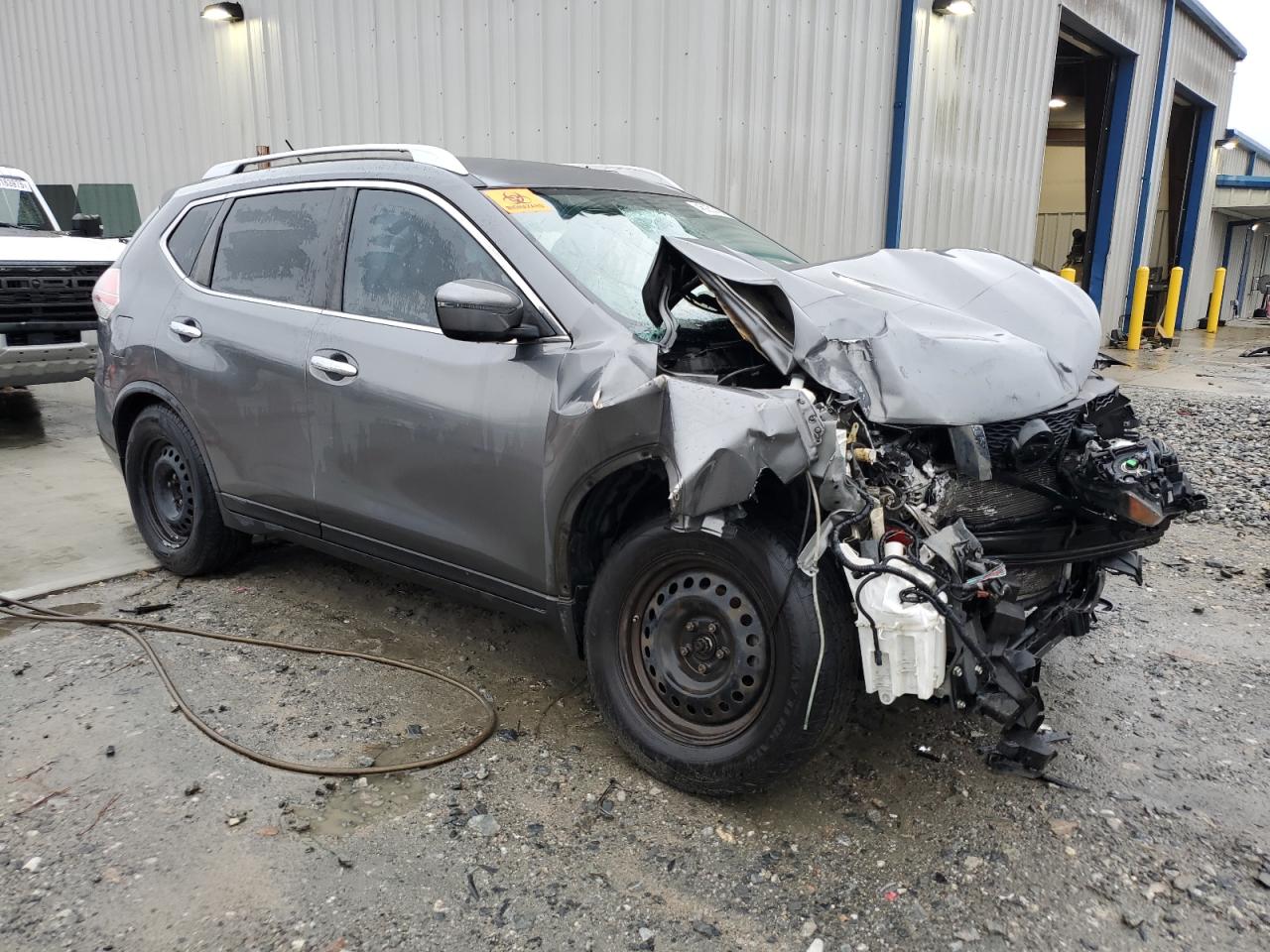 2016 Nissan Rogue VIN JN8AT2MT8GW020438 Copart auction photo, front end damage thumbnail 4