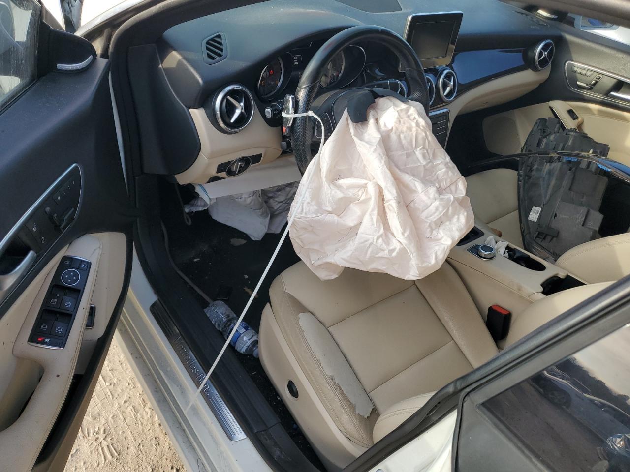 2015 Mercedes-Benz CLA-klasse VIN WDDSJ4EB1FN217517 Copart auction photo, biohazard/chemical / front end damage thumbnail 8