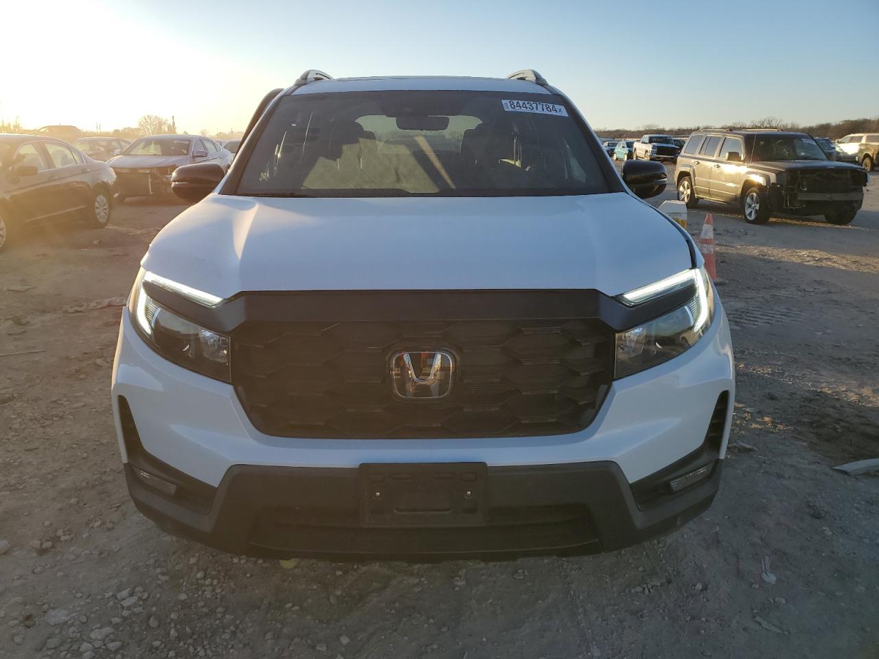 2022 Honda Passport VIN 5FNYF8H08NB003466 Copart auction photo, side damage thumbnail 5