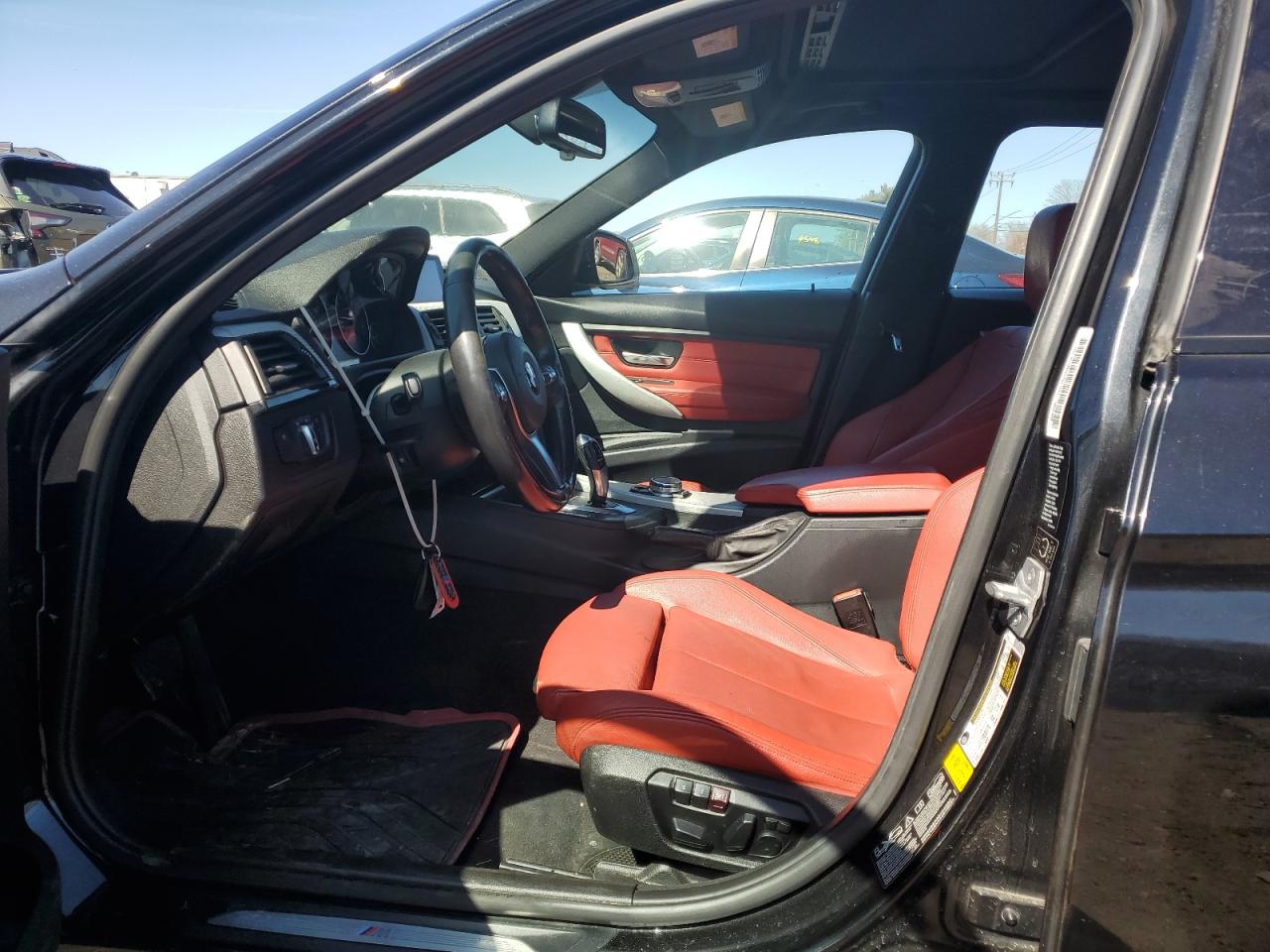 2015 BMW 3er VIN WBA3B3G54FNR87933 Copart auction photo, front end damage thumbnail 7