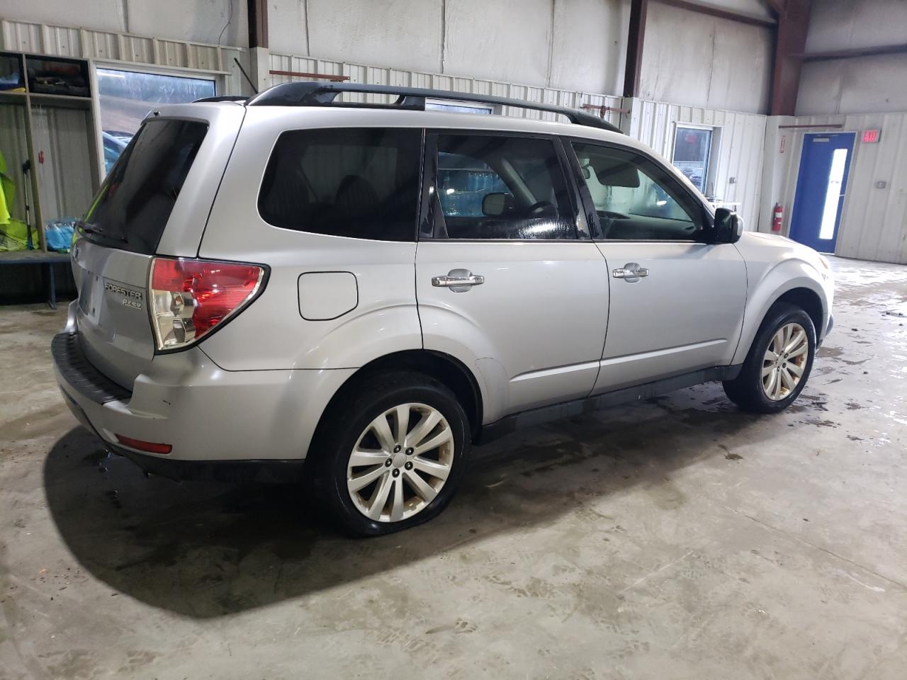 2013 Subaru Forester VIN JF2SHADC4DG400704 Copart auction photo, mechanical damage thumbnail 3