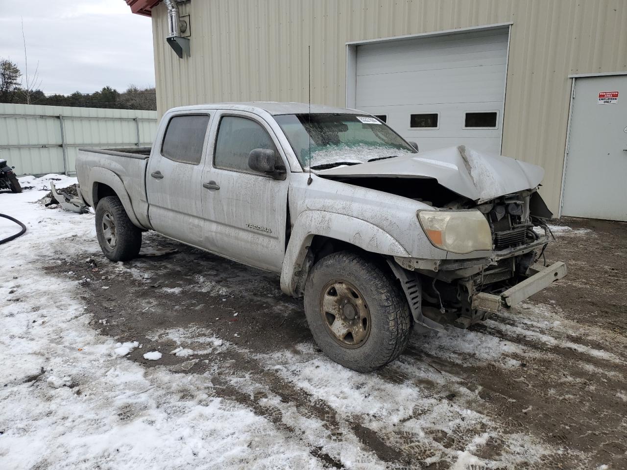 2010 Toyota Tacoma VIN 3TMMU4FN8AM020673 Copart auction photo, front end / all over damage thumbnail 4