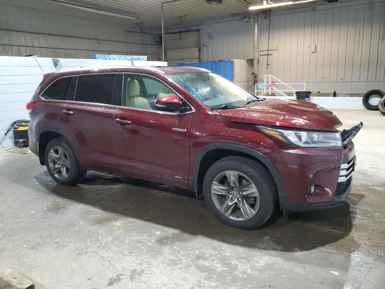 2017 Toyota Highlander VIN 5TDDGRFH8HS022254 Copart auction photo, front end damage thumbnail 4