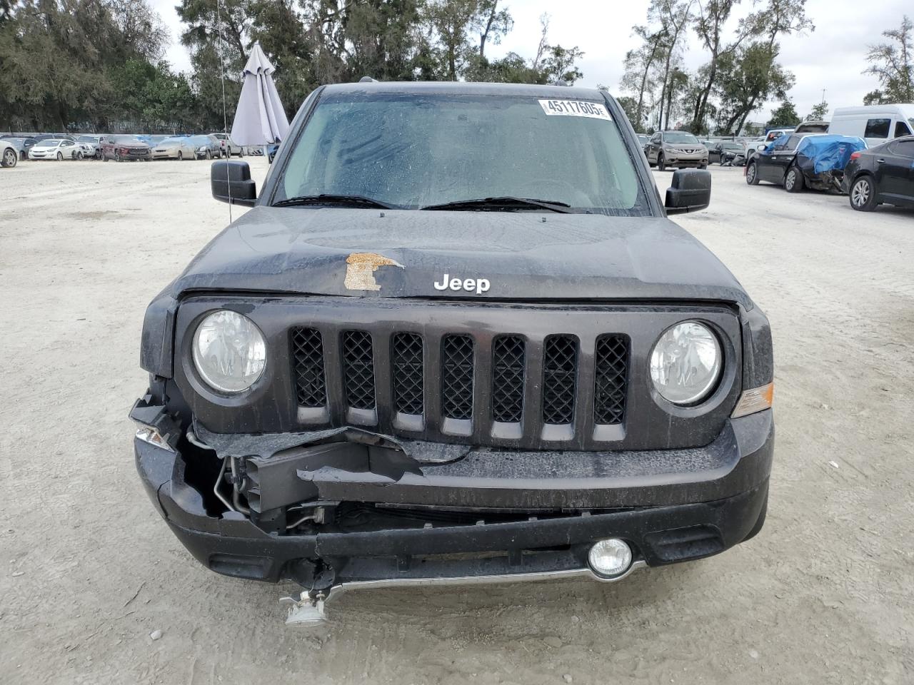 2014 Jeep Liberty (Patriot) VIN 1C4NJPCB7ED850149 Copart auction photo, front end / minor dent/scratches damage thumbnail 5