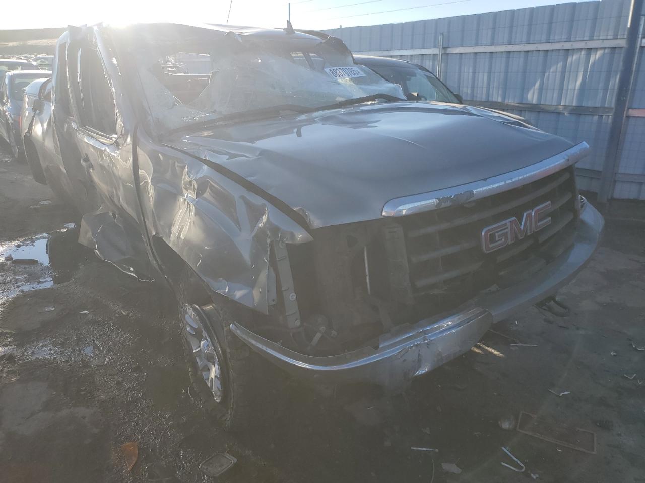 2008 GMC Sierra VIN 1GTEK19J08Z150831 Copart auction photo, rollover / minor dent/scratches damage thumbnail 4